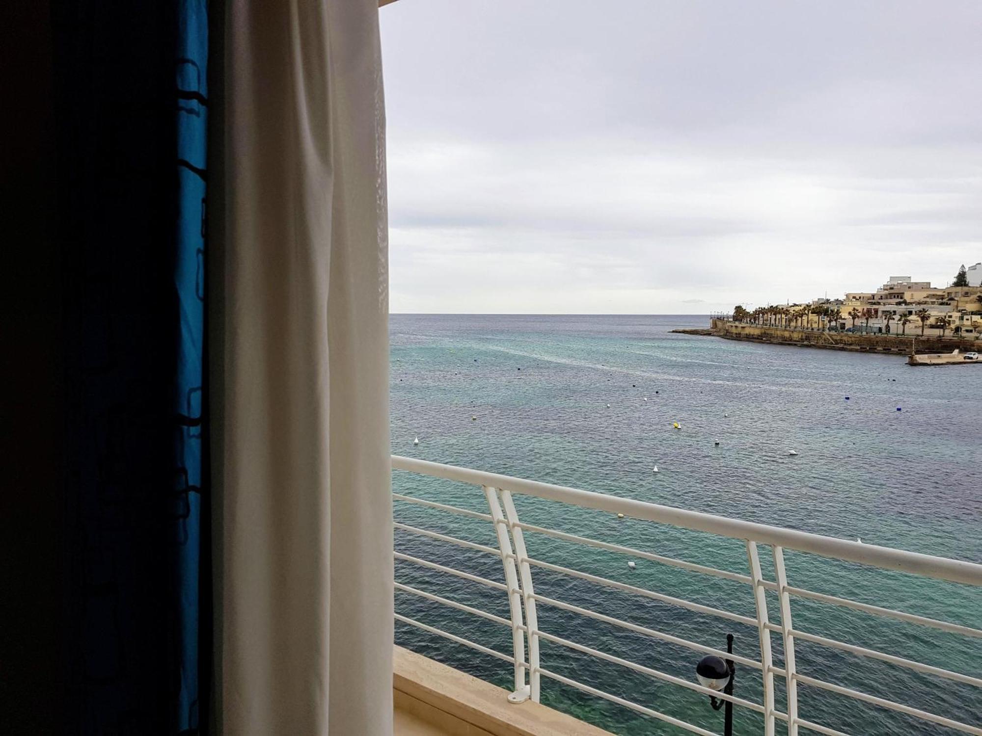 Riviera Holiday Apartments - Seafront - Wifi Marsaskala Luaran gambar