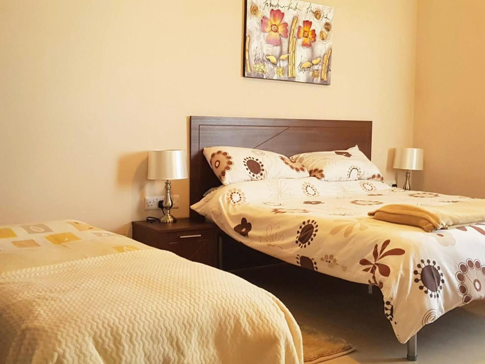 Riviera Holiday Apartments - Seafront - Wifi Marsaskala Bilik gambar